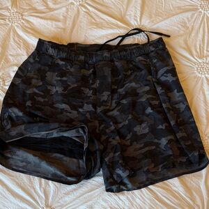 ✅Lulu lemon athletica Black Camo Athletic Shorts w/ compression short liner. XL.